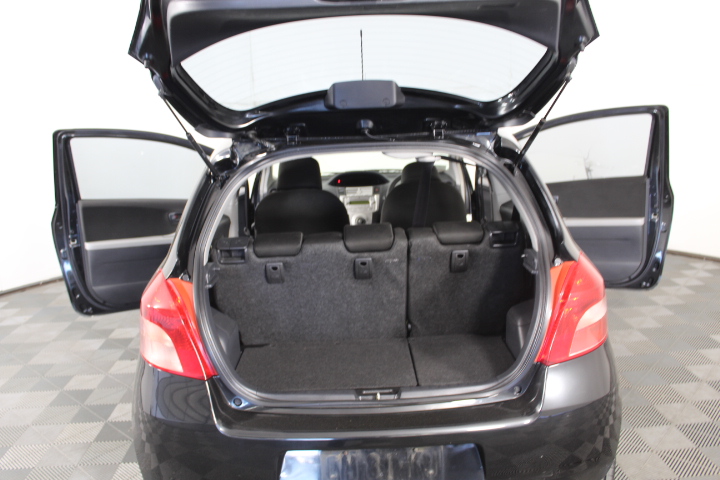 2025 Grand Wood Fired Pizza Oven - Marine Embossment