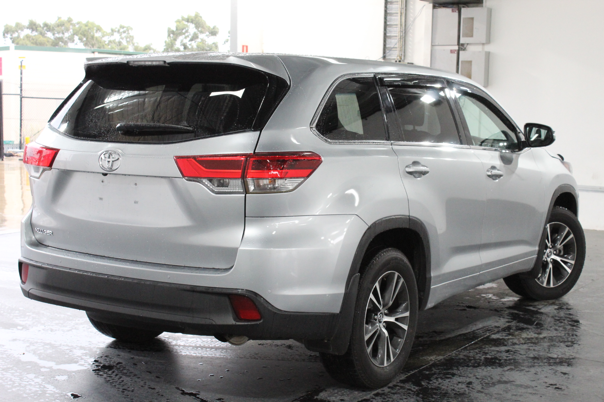 <p>Assorted Lighting and Electrical</p>