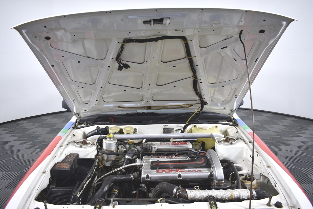 <p>Linde V12 Order Picker Forklift</p>