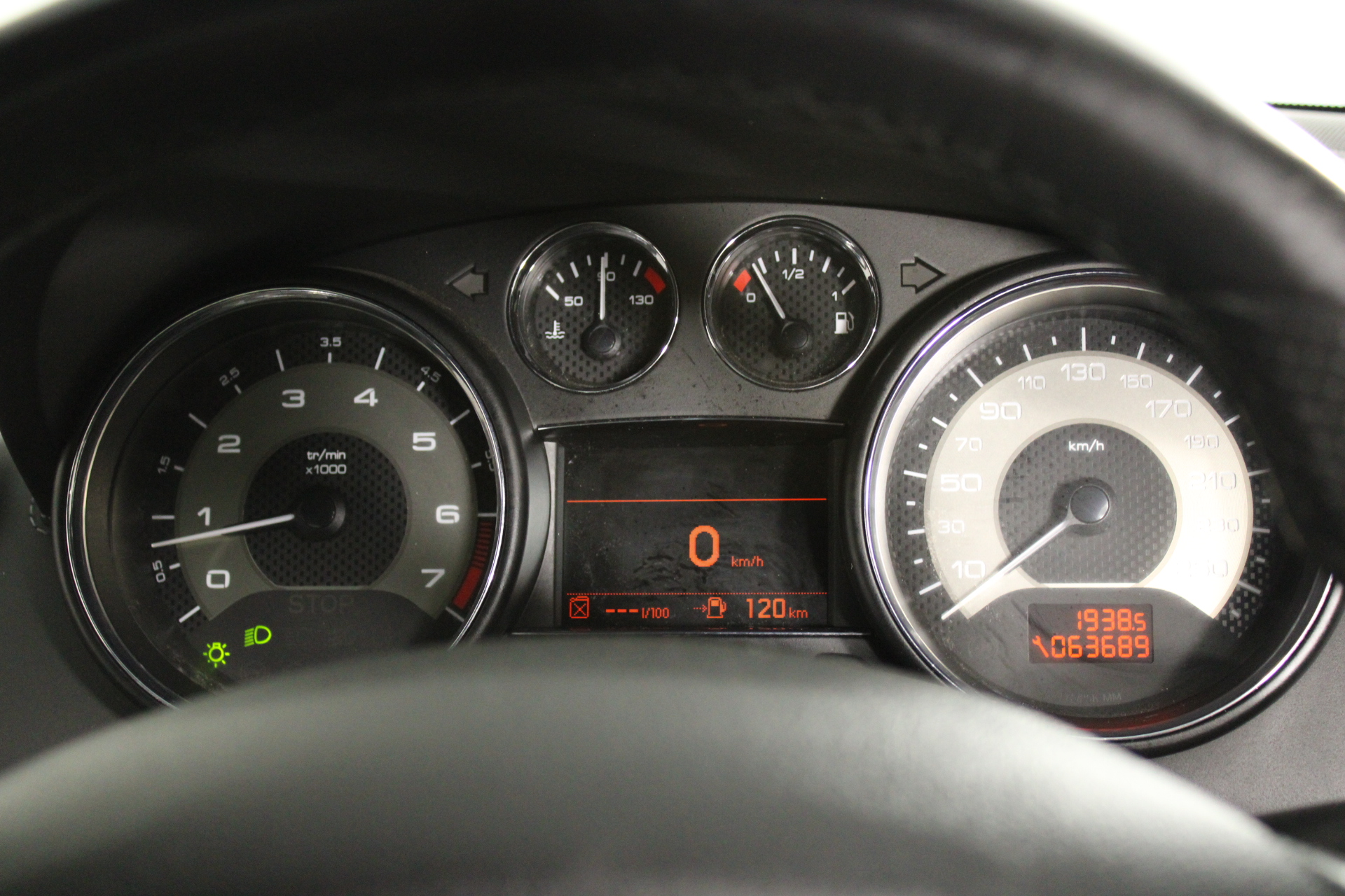 Wolf Blass Red Label Sauvignon Blanc (6x 750mL). Current Vintage Release.