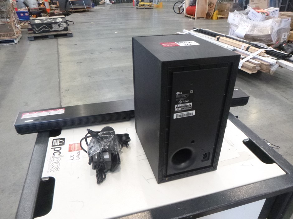 BEN SHERMAN Men's Seersucker Cap, Royal, One Size. RRP: $49.95.  Buyers Not