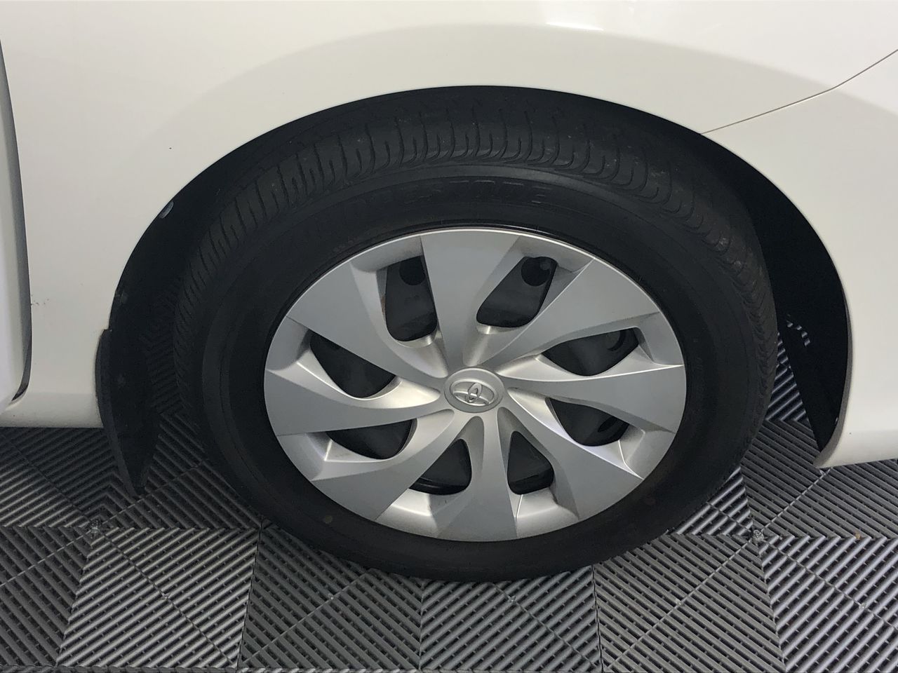 Dual Ram Hydraulic Grapple Attachment to Suit 3T Excavator (Unused),