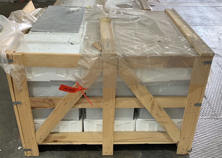 Dyson V8™ Origin Cordless Vacuum Cleaner. NB: Has been used.