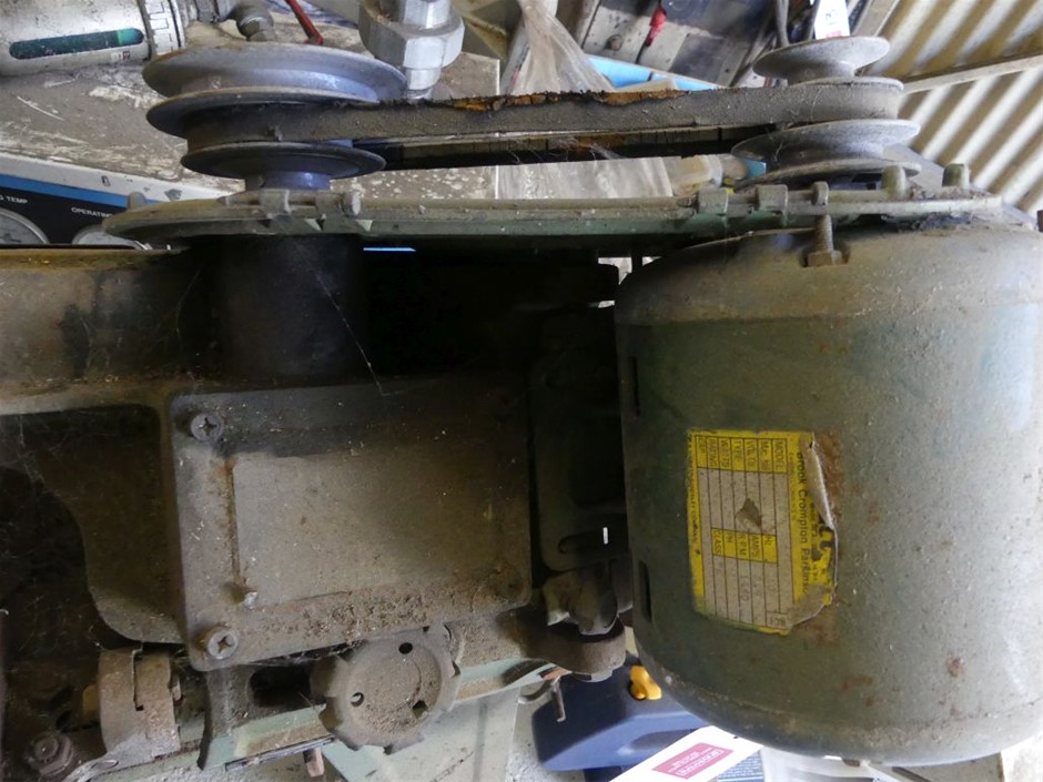 WENZELITE Otter Pediatric Bathing System, Green, Small.