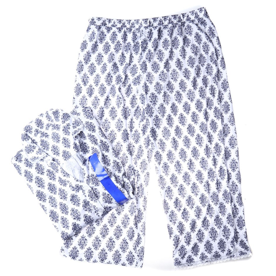 0.16 Carat White 4 round diamonds