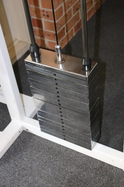 SUNBEAM Handheld Garment Steamer, Model SG1000, Maroon. NB: Used, not in or