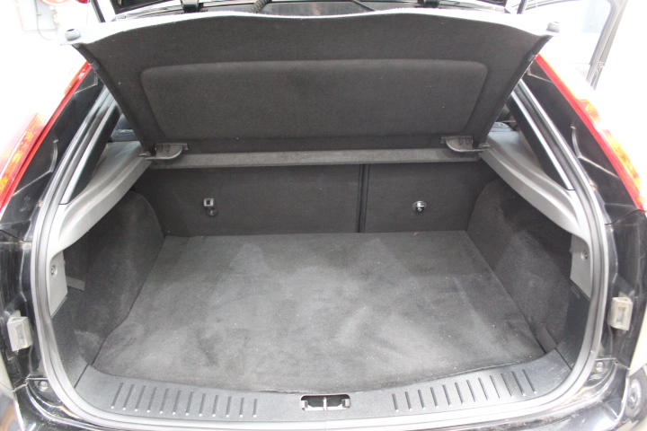 PowerCom VGD-2000 UPS