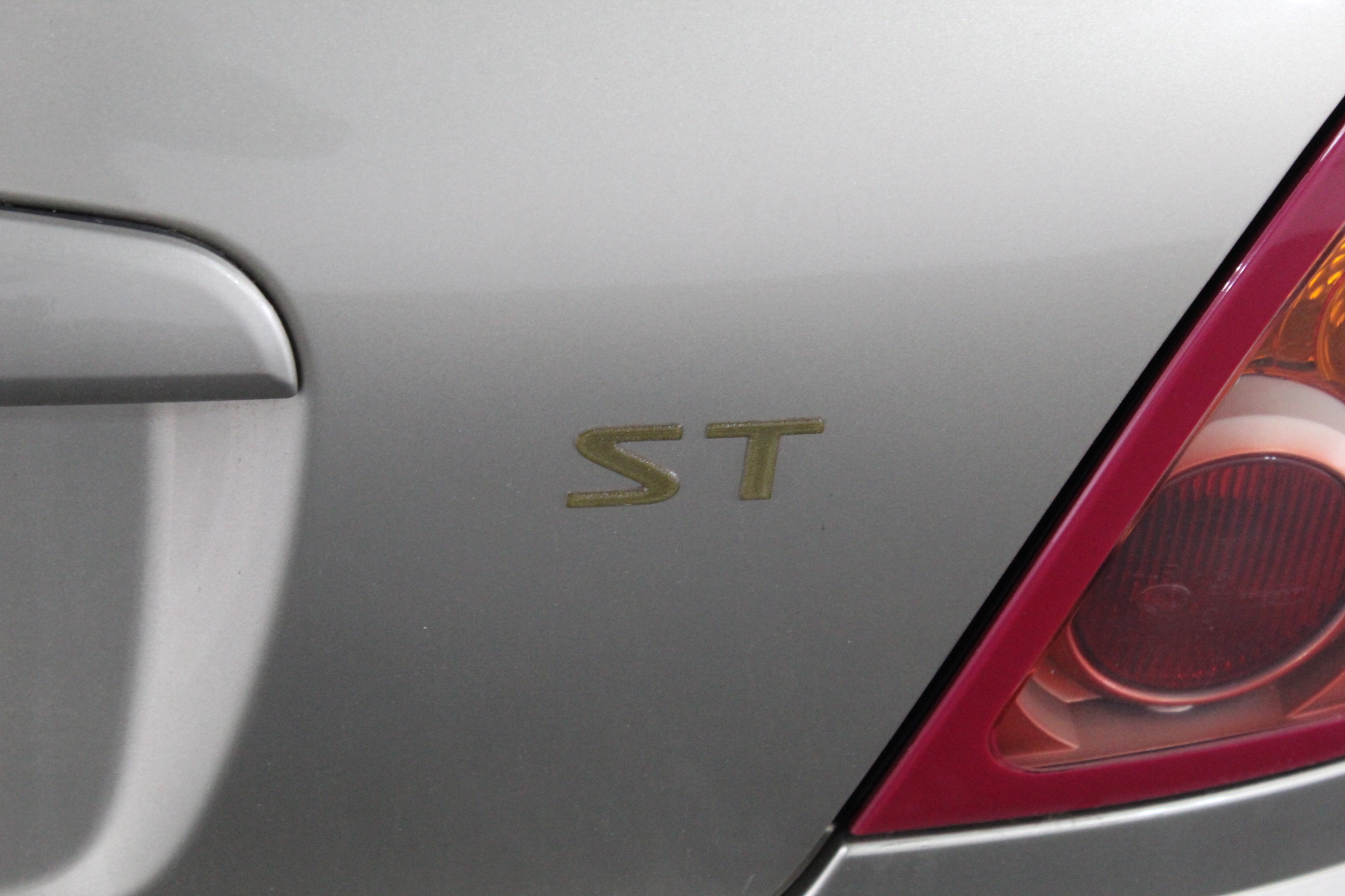 REMINGTON Proluxe Salon Hair Dryer, Includes Concentrator and Diffuser, Bla