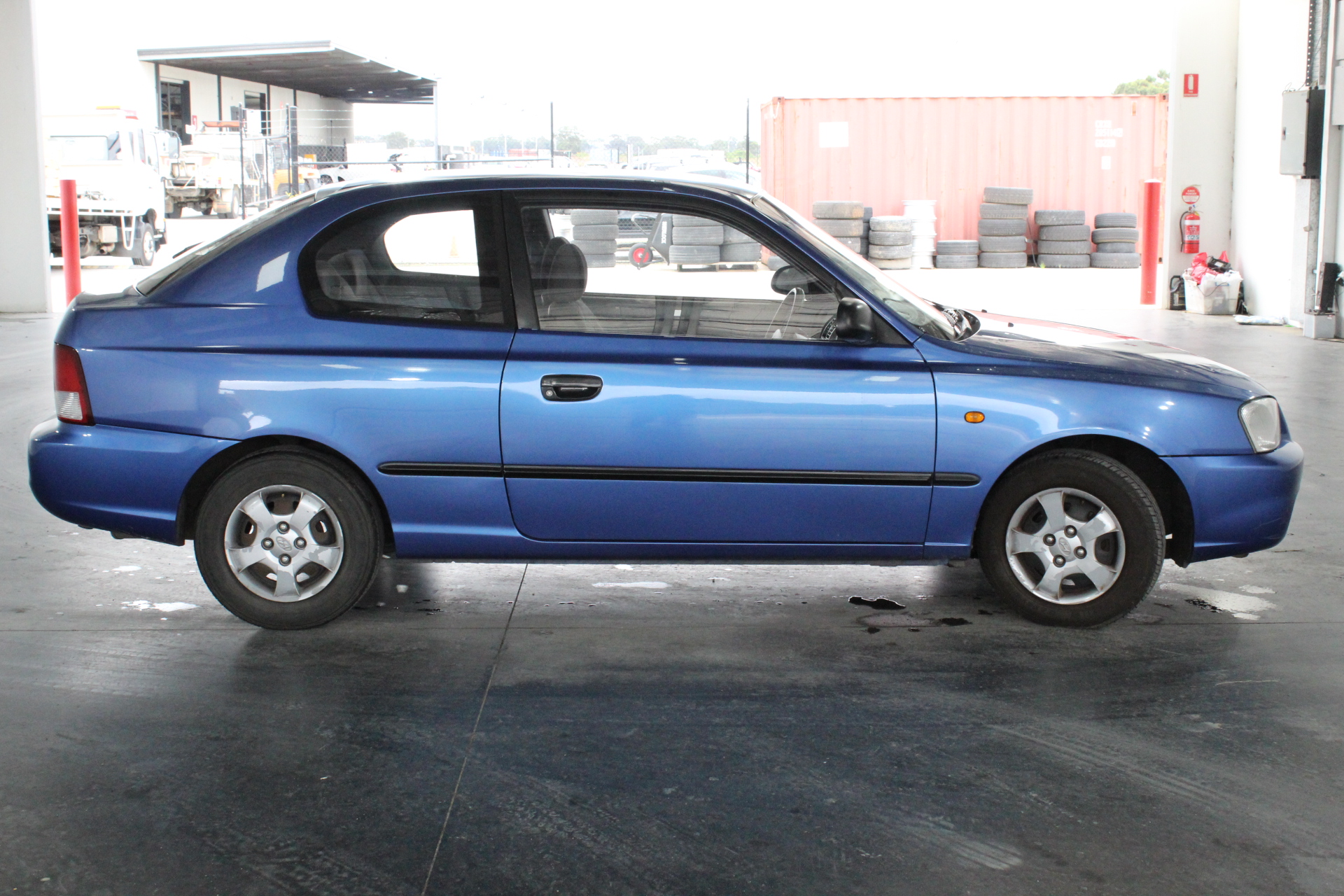 Kanto YU6 200W Powered Bookshelf Speakers with Bluetooth® and Phono Preamp