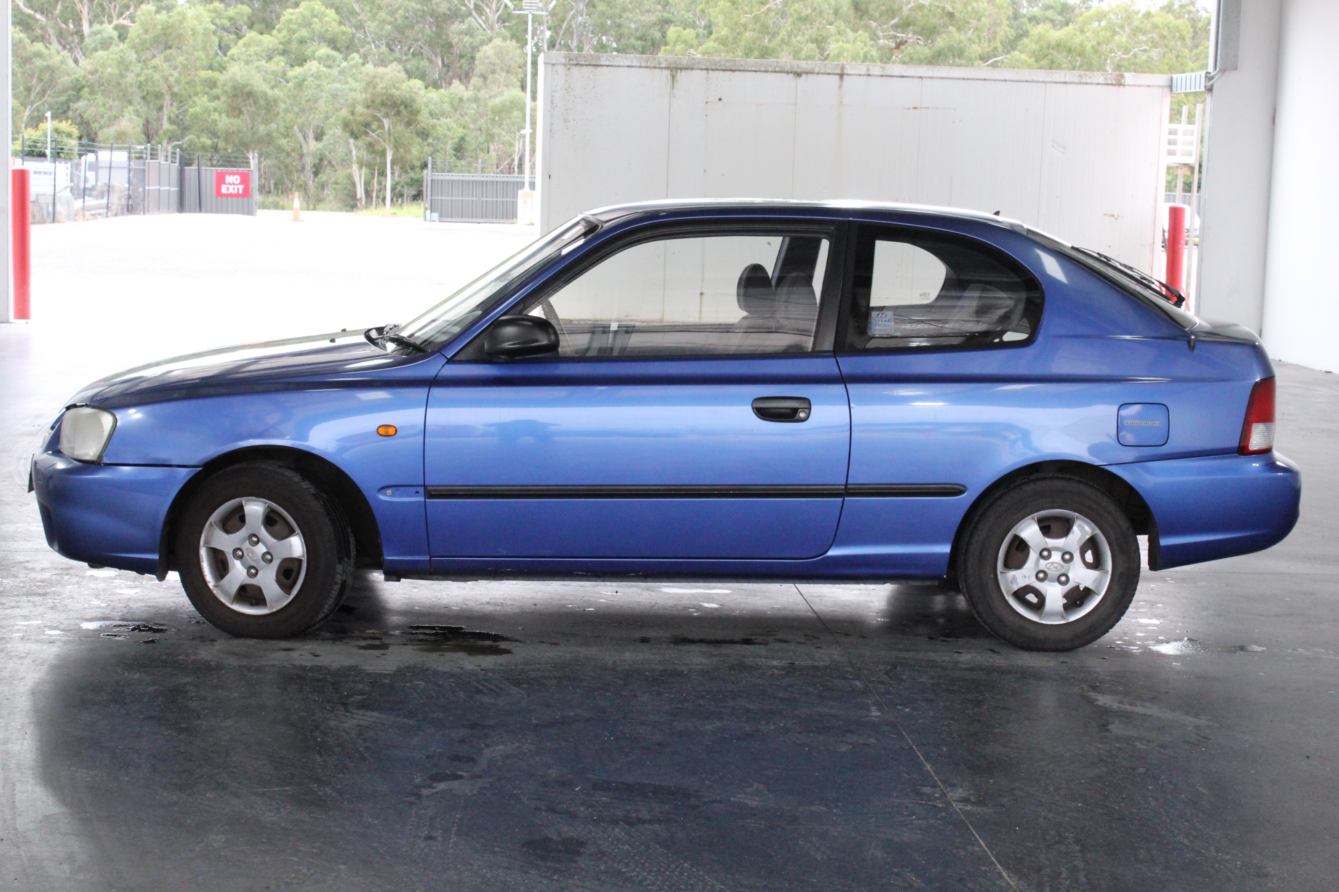 3 x Assorted Laptops: 1 x Lenovo ThinkPad X1 Carbon 6th Gen. 1 x Lenovo Fle