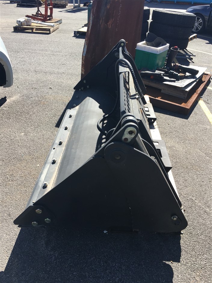 6pcs x 22KGF/ITALY Triple Yellow Gold Plated Bangles Design Versace