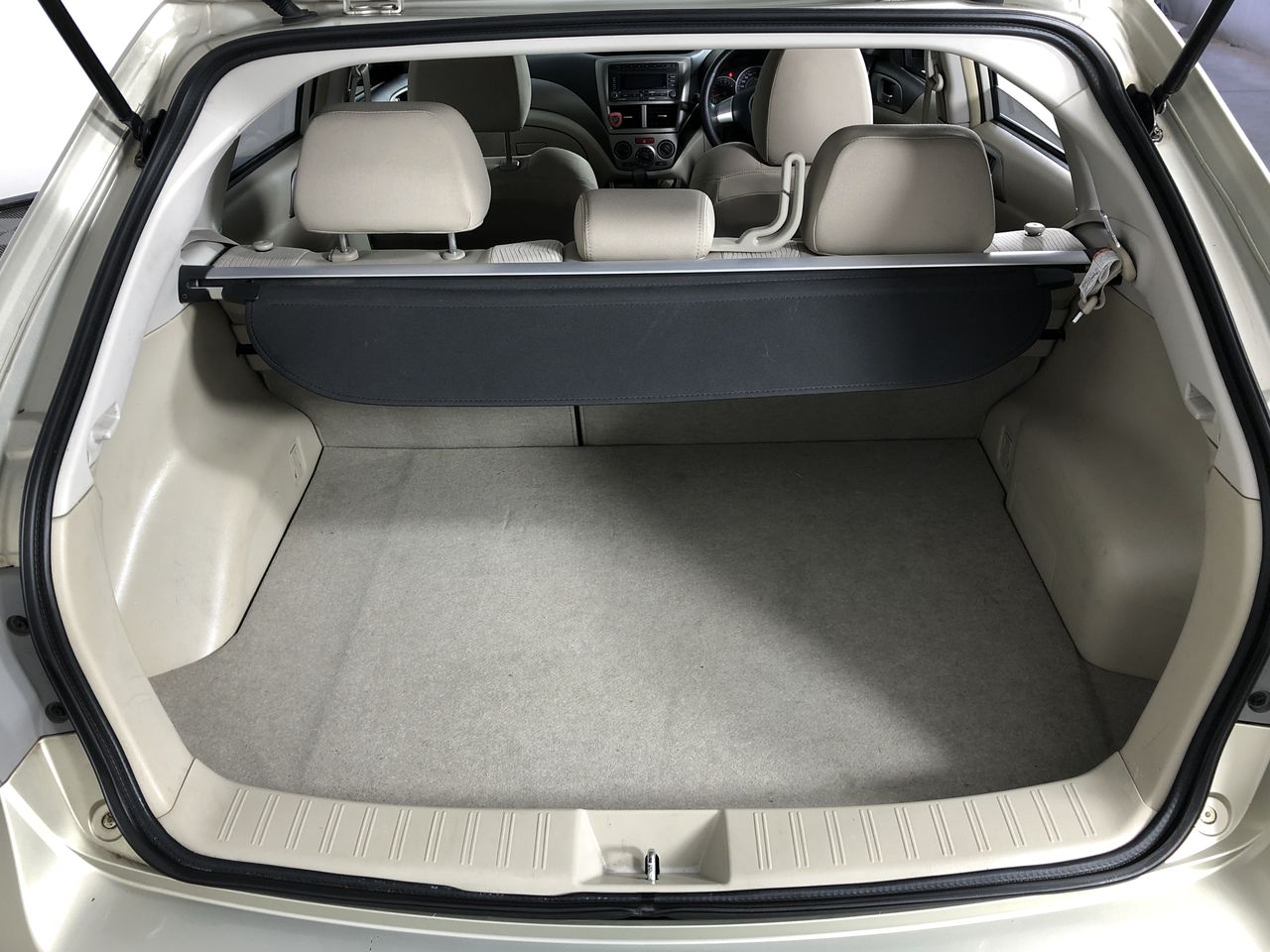 SILVEROO, Kangaroo Global Trade Coin 1/10th Oz 999 Pure Solid Silver C.O.A.