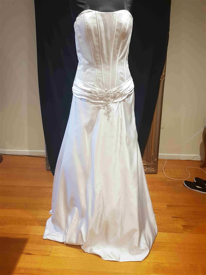 DKNY Women's Onika Lace-Up Sneakers, Size US8, Black/White.  Buyers Note -