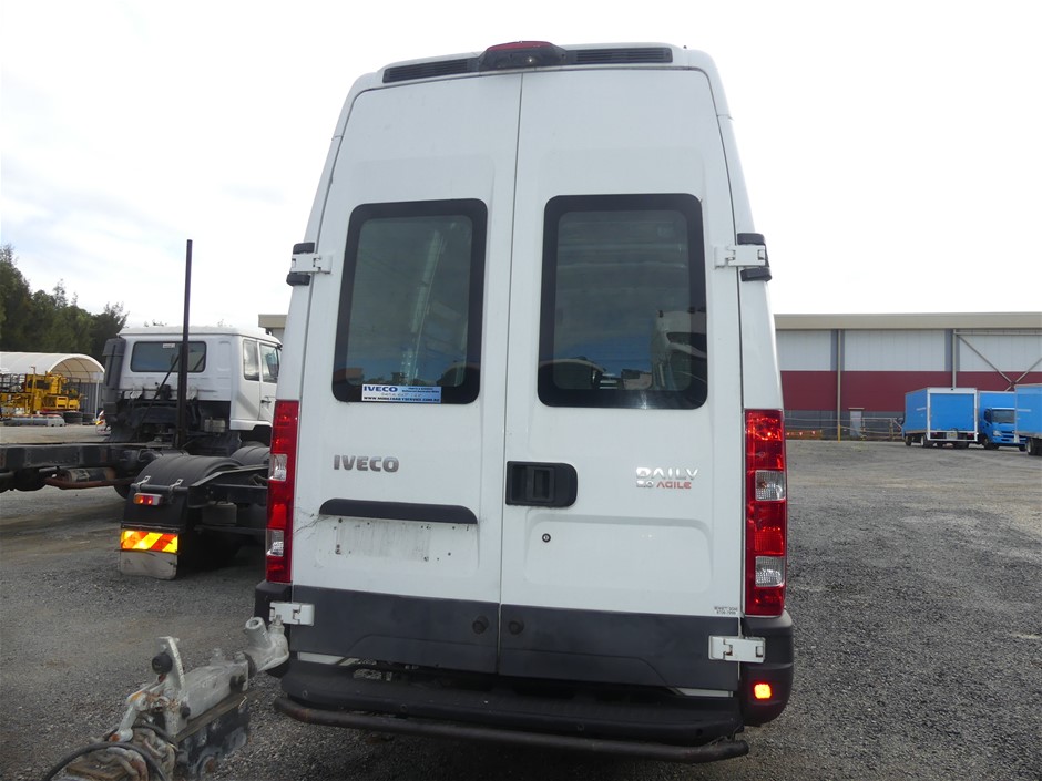 Wolf Blass Red Label Pinot Grigio (6x 750mL).