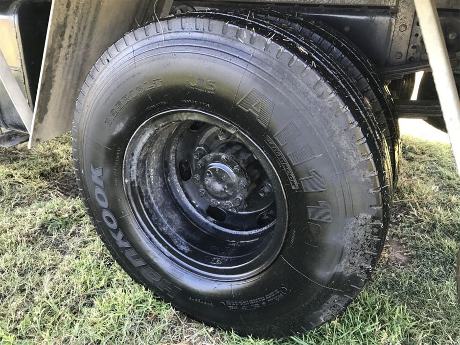 Wolf Blass Red Label Shiraz Grenache (6x 750mL), SEA.