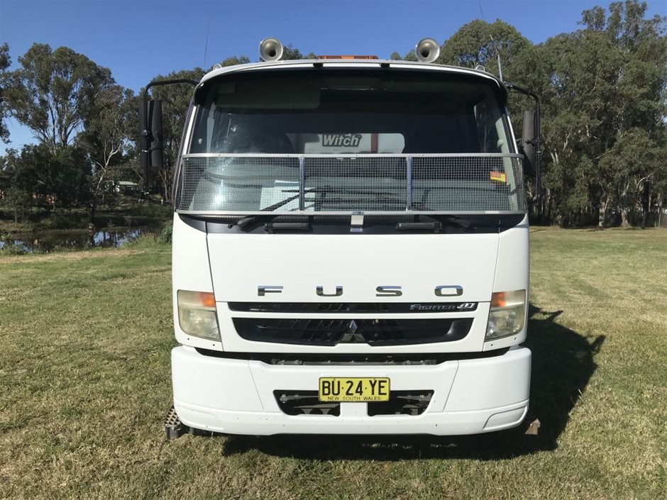2002 Isuzu 8FM03 4 x 2 Cab Chassis Truck