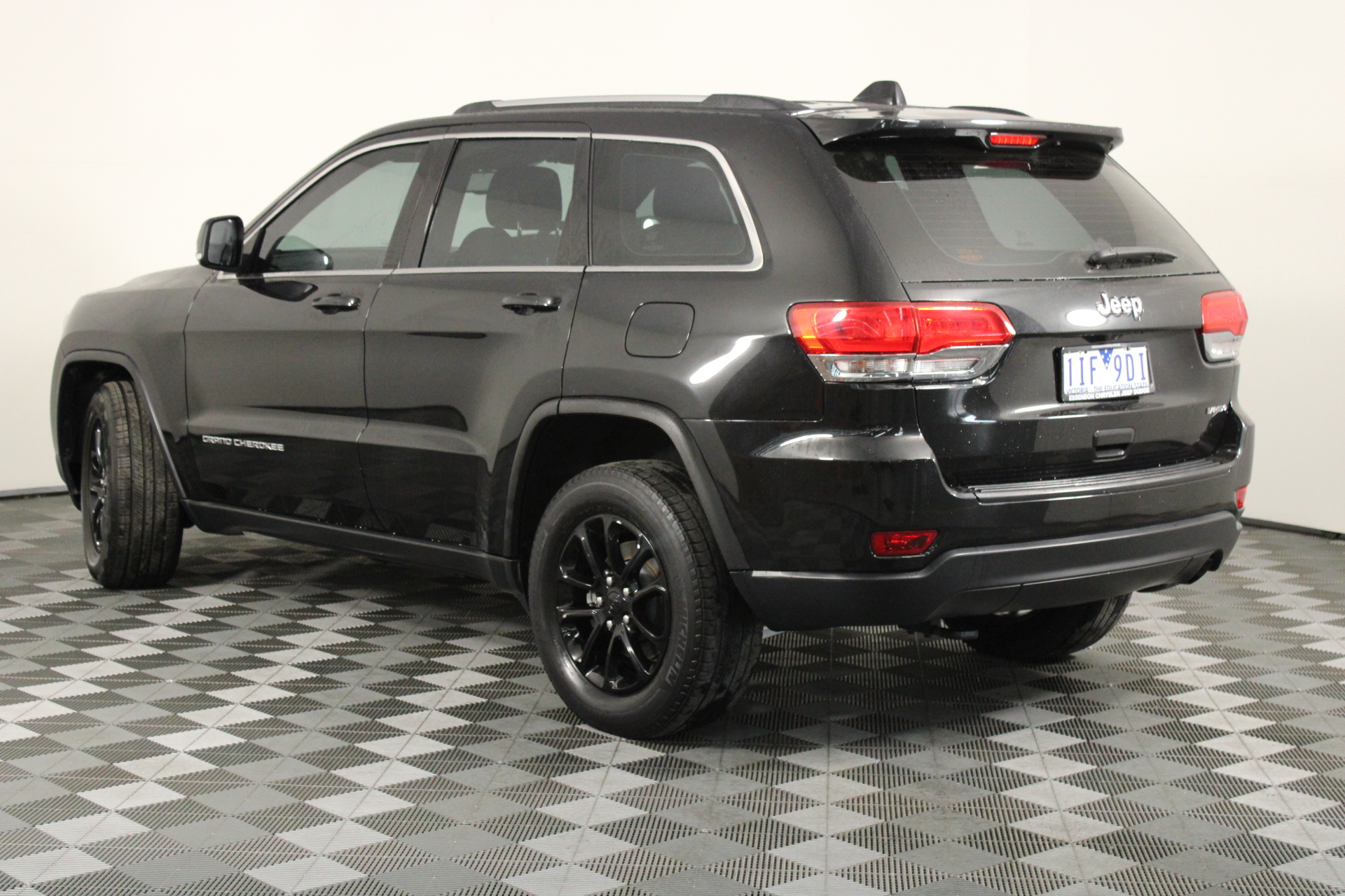 REMINGTON Volume Plus Air Styler, Soft Bristle Brush & 19mm Round Brush.