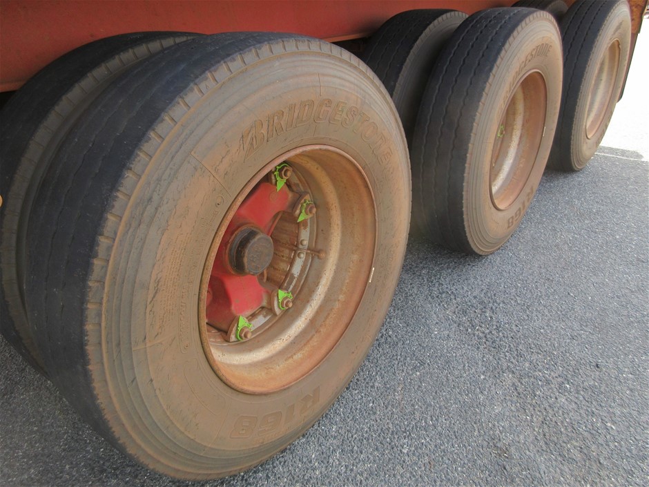 60 Pairs x FEATHER TOUCH Silver Lined Latex Gloves, Size 7-7.5 / M, Colour: