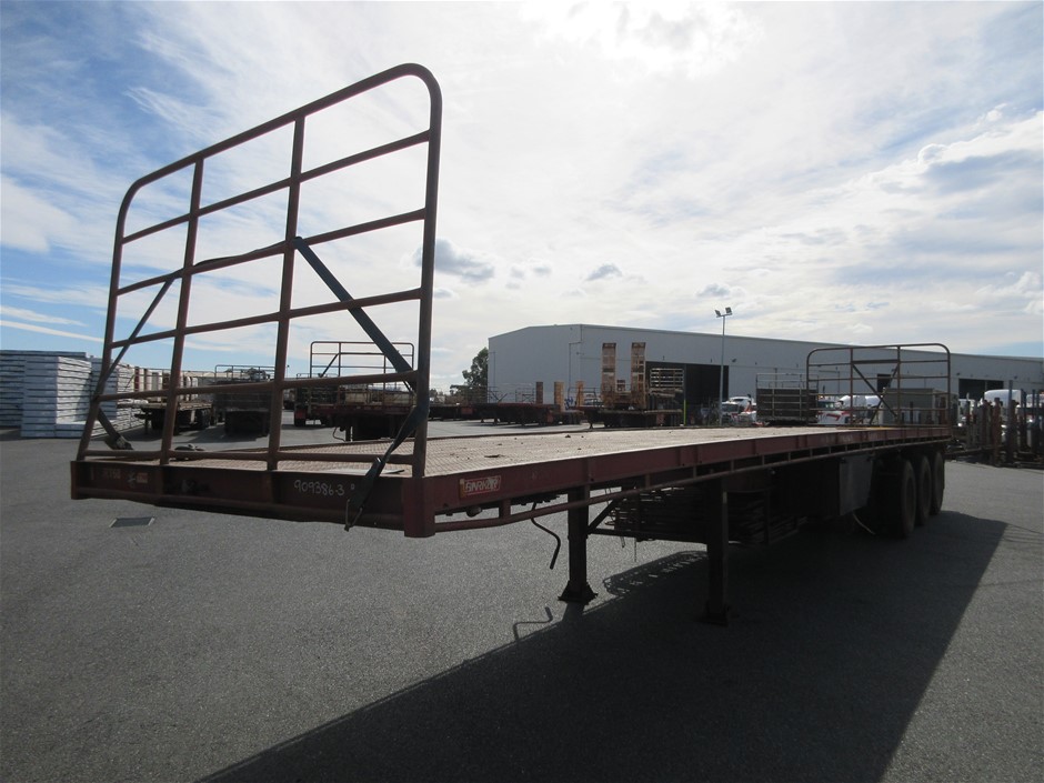 TITAN Easymix Brick Trowel, London Patern12".