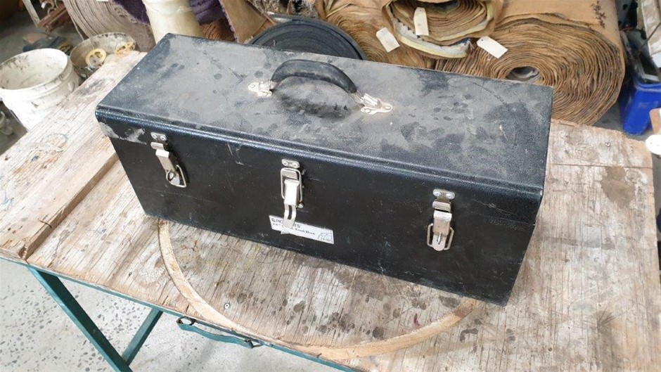 PRIME-LINE C 1226 Sliding Door Flush Latch, 6-5/8 in., Diecast, White.