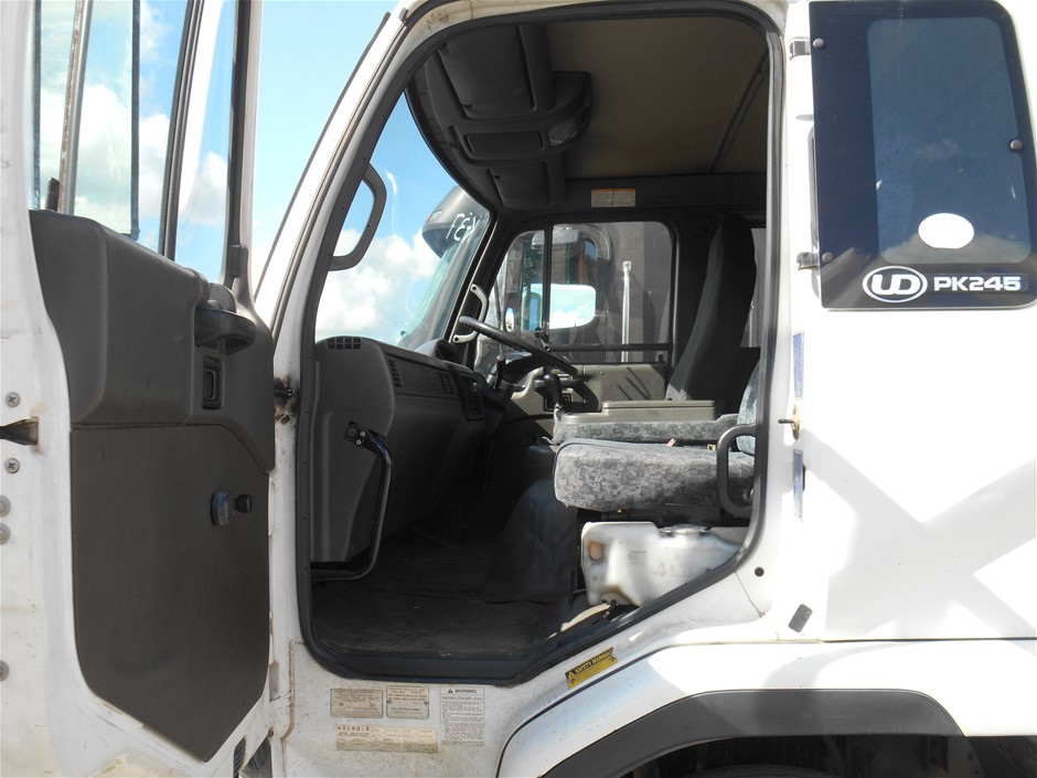 2 x SENSH Staple Gun 4-13mm Staples.