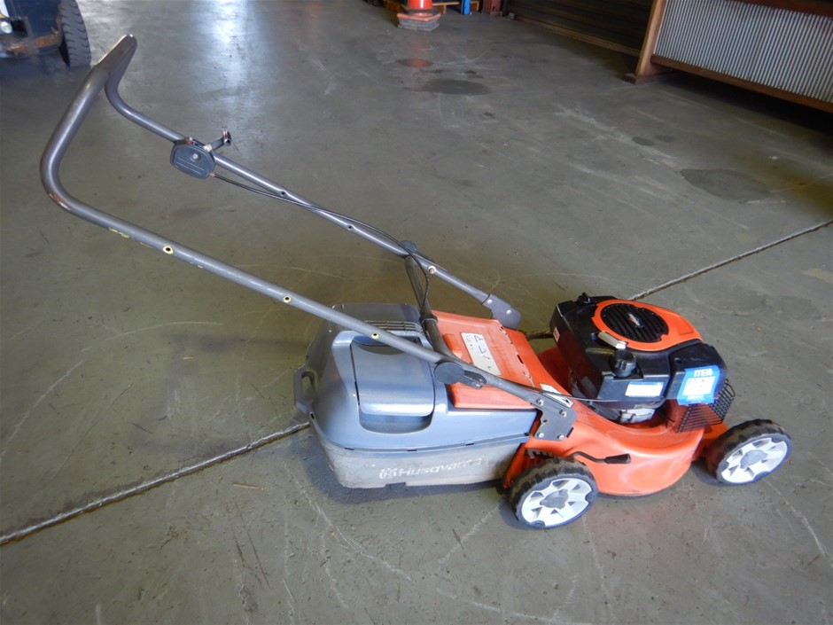 Wolf Blass Red Label Pinot Grigio (6x 750mL).