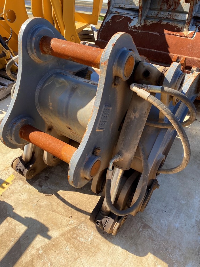 18K White Gold-Filled Cuban Link Ring with Simulated Diamonds - Size 10