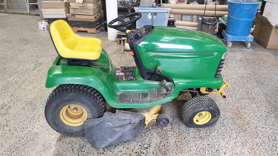 MON CHATEAU Accent Rug, 76 x 114cm, Grey. NB: Not in original packaging.