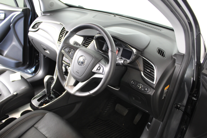 18K Gold-Filled Cuban Style Link Ring with Simulated Diamonds - Size 9