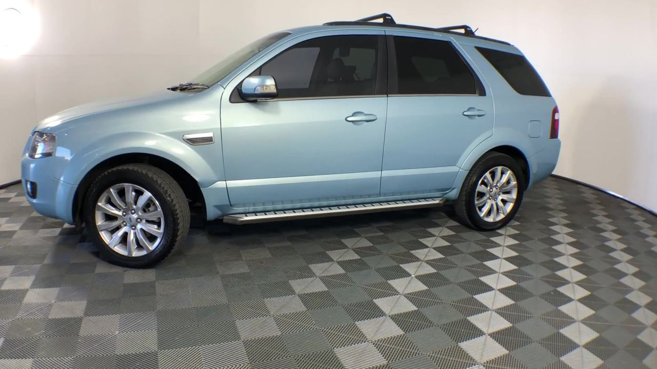 0.08 white baggette diamond