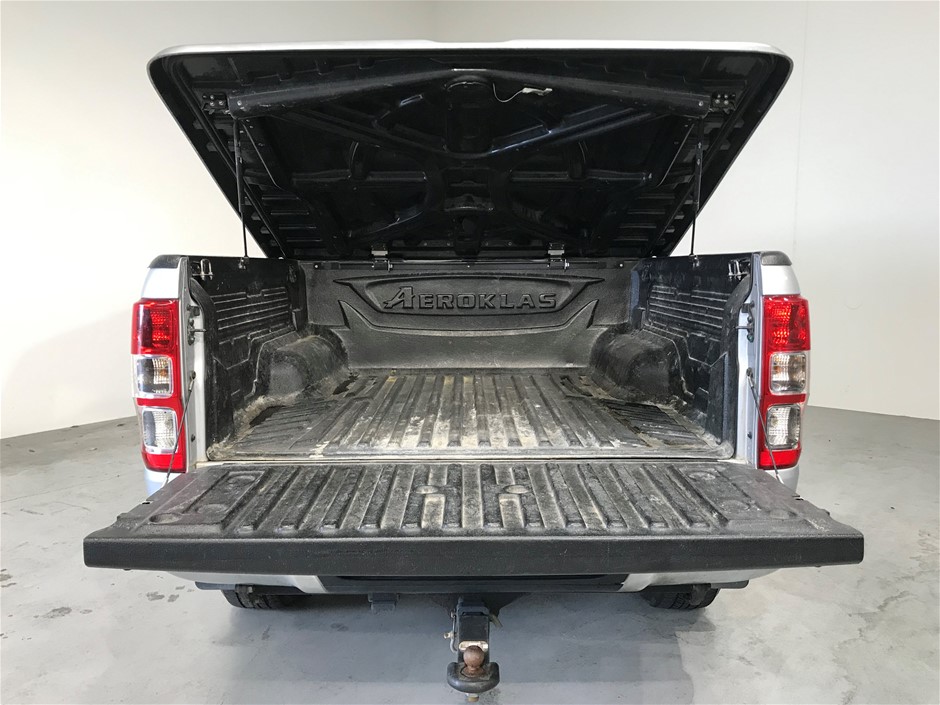 Omega 435.18.40.21.03.001 De Ville Trésor Blue Dial Diamonds 40mm BxP COA