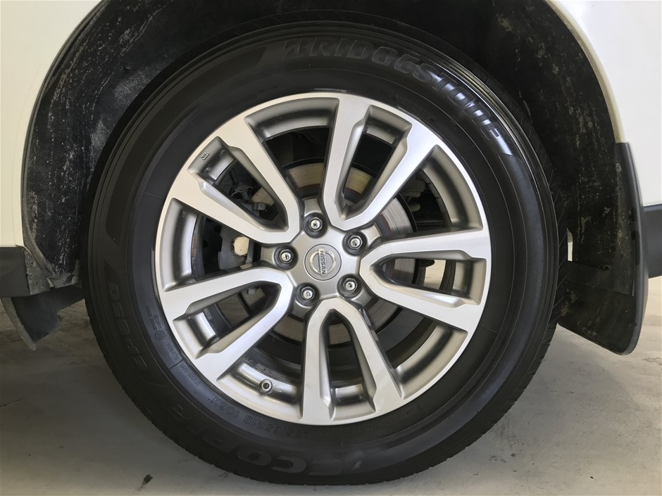 18K Gold-Filled Cross & Flower Bracelet with Simulated Diamonds - 17.8cm