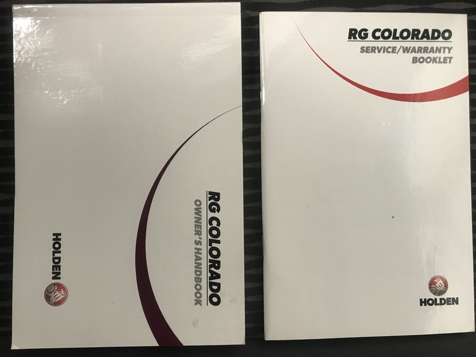 18K Gold-Filled Cuban Chain Bracelet with Simulated Diamonds - 17.8cm