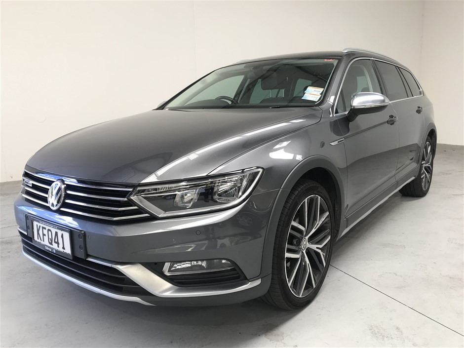 Black Rattan Outdoor Egg Chair