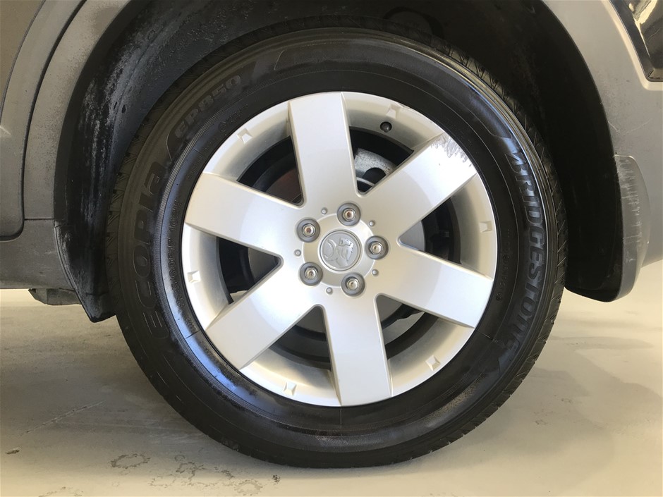 18K Gold-Filled Cuban Chain Bracelet with Simulated Diamonds - 20.3cm