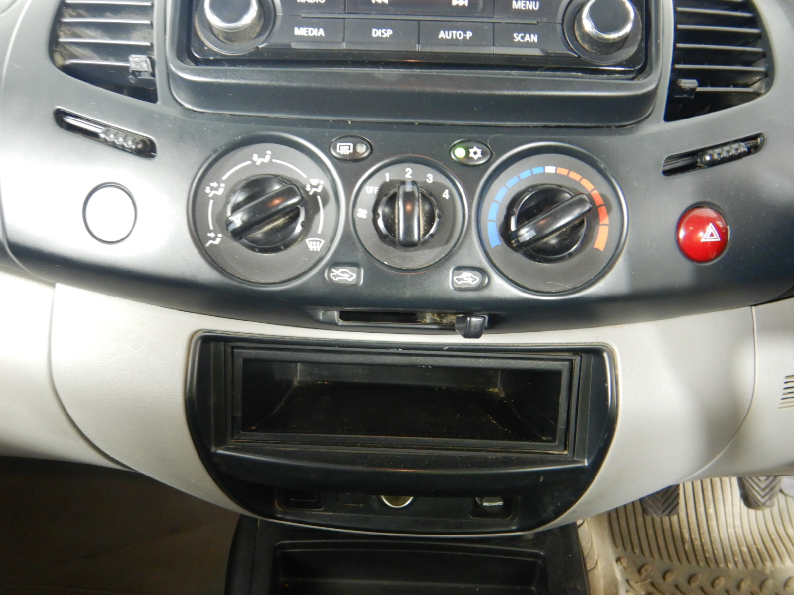 18k White Gold Filled, White Face Iced Out Diamond Quartz Wrist Watch