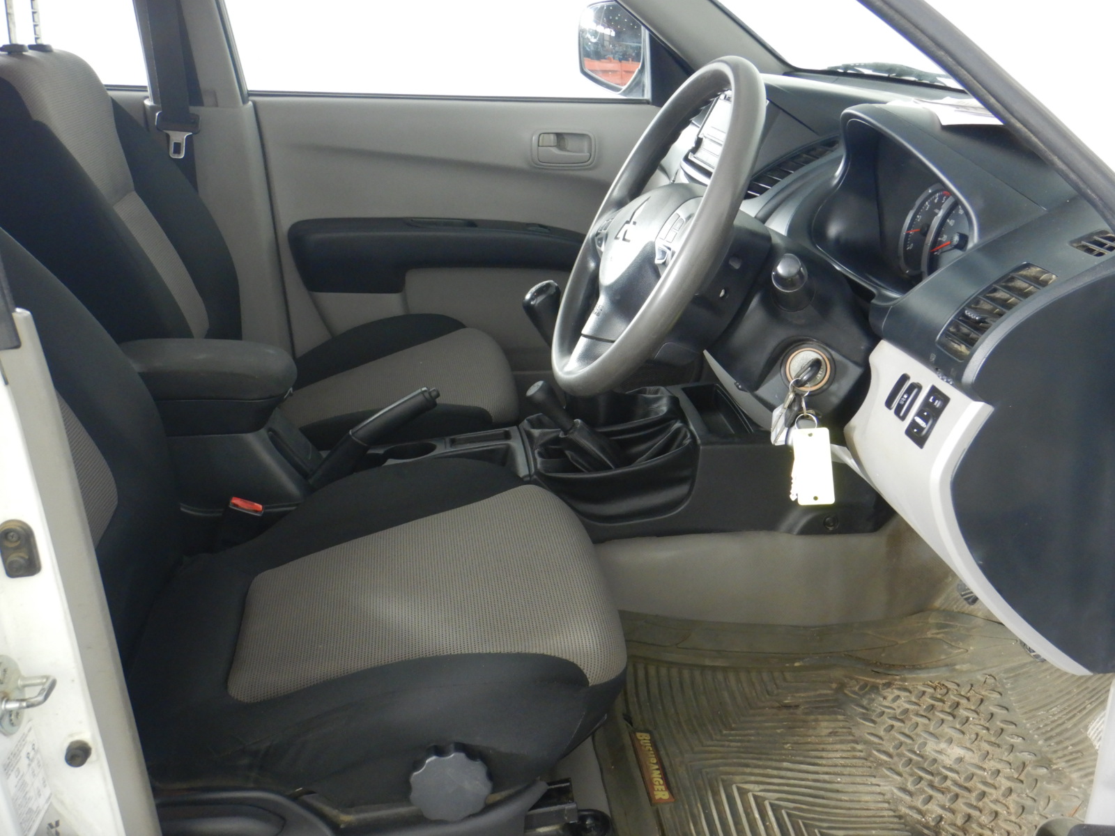 18K White Gold-Filled Single-Row Ring, Simulated Diamonds, Size 7