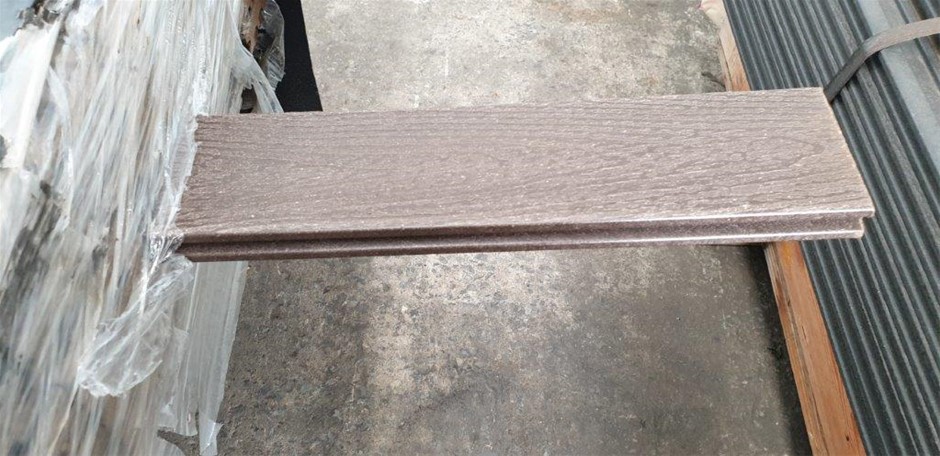 <p>2002 Volvo FL6H-250 4 x 2 Tray Body Truck</p>