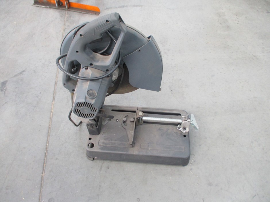 De Bortoli `Sacred Hill` Sparkling Brut NV (6x 750mL), Riverina, NSW.