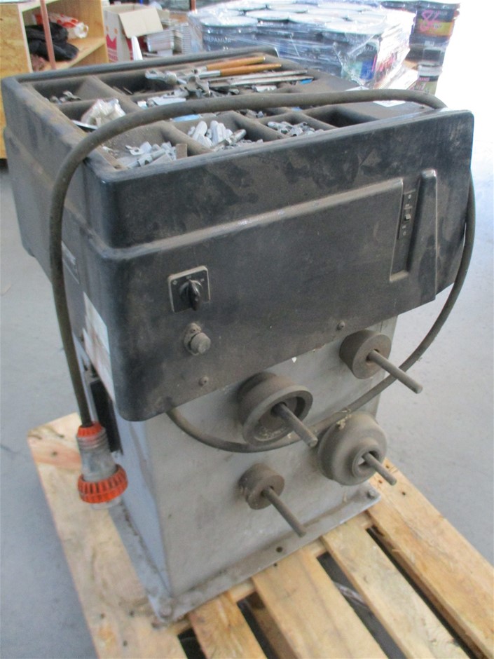 Jules Roy Chardonnay 2023 (6x 750mL), France.