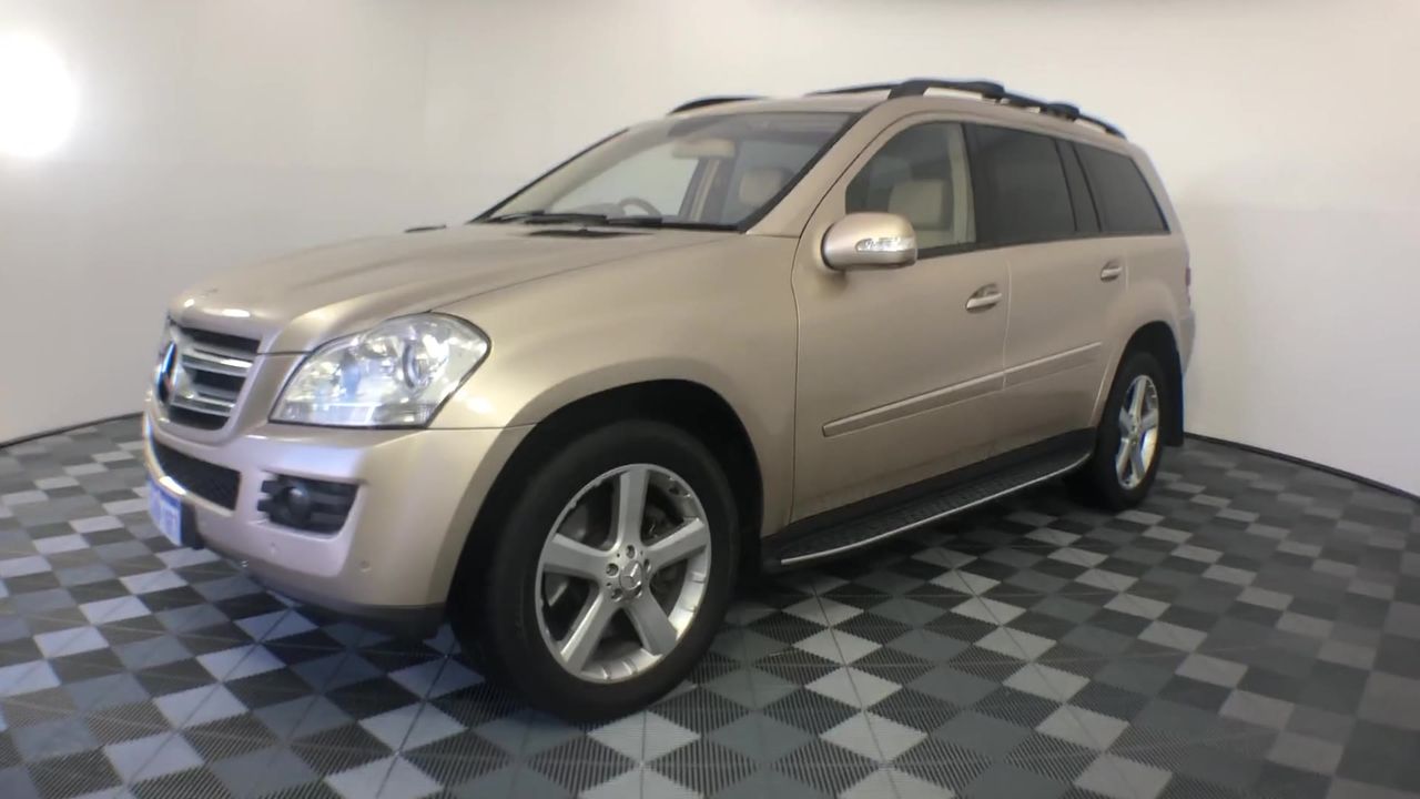 6-7mm White Pearl & Rhinestone Real Platinum Plated Bracelet