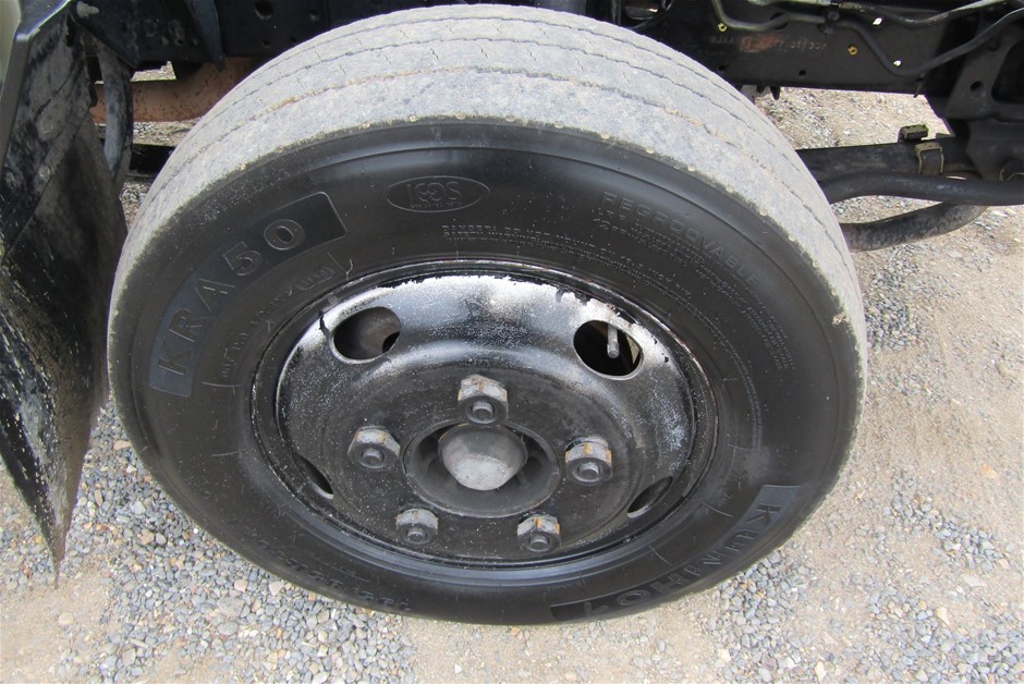 By The Vineyard Mixed Pack Pinot Grigio & Chardonnay (12x 750mL). SEA.