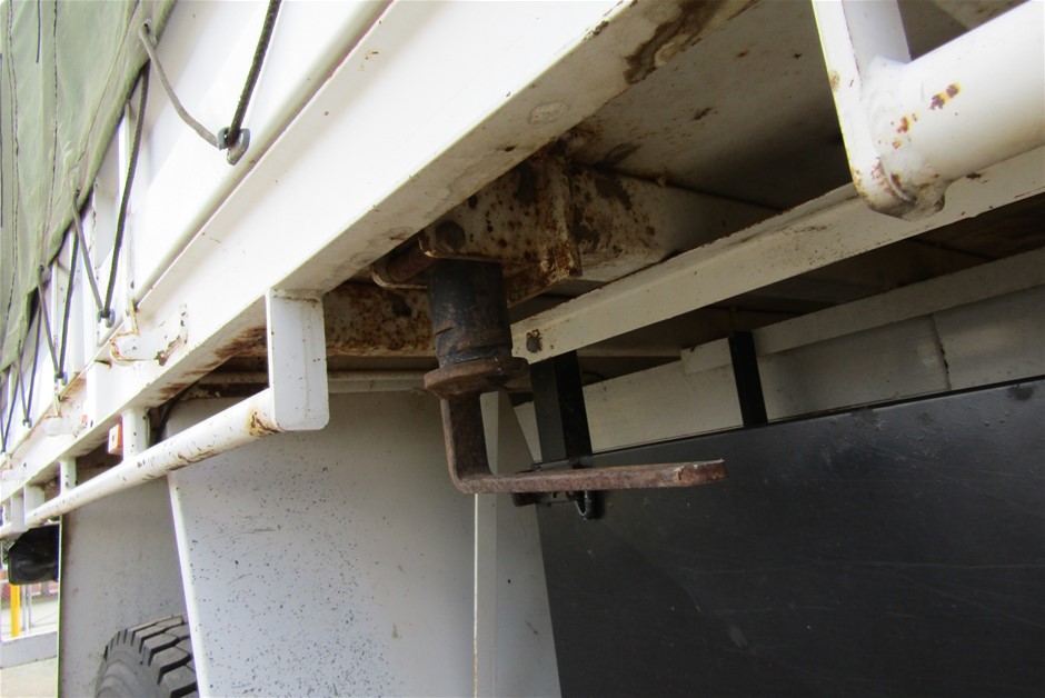 Howlin Gale Wines Category 5 Cabernet Sauvignon 2017 (6x 750mL) SA