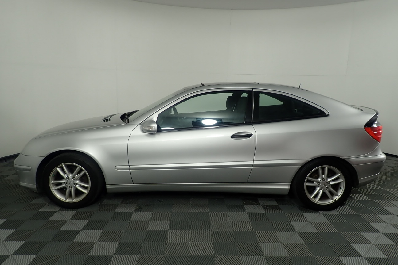 Sacred Hill Shiraz Cabernet (12x 750mL). NSW.