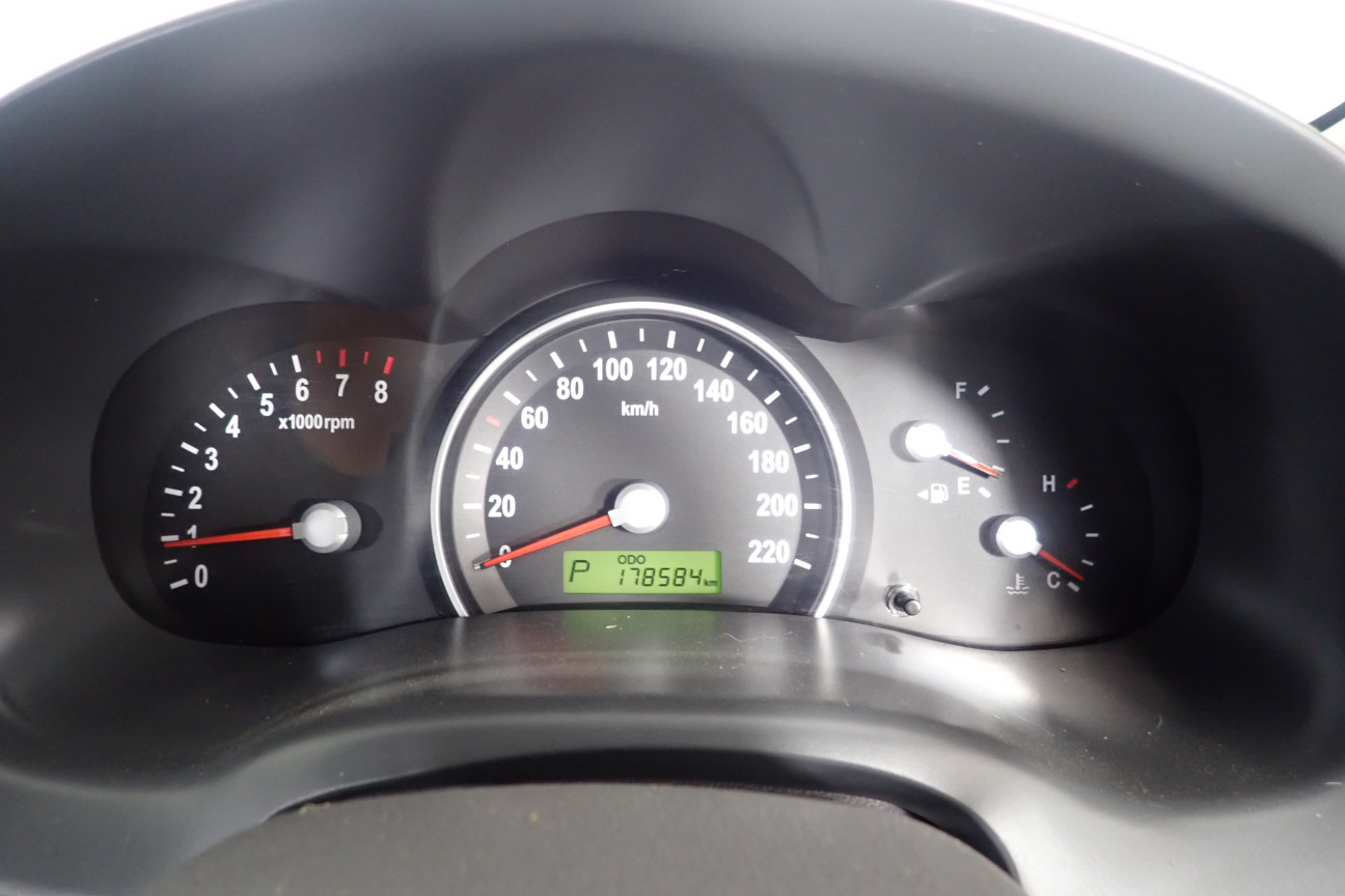 Yellowglen Yellow Sparkling NV (4 Cluster Pack) (24x 200mL).