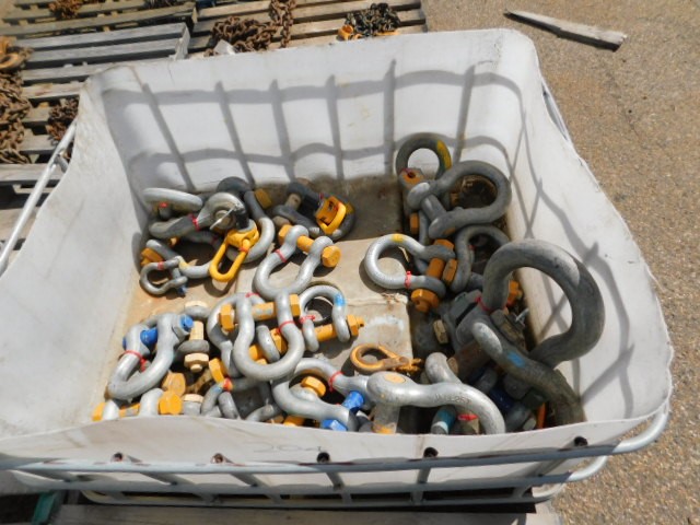 18K White Gold-Filled Cuban Link Ring with Simulated Diamonds - Size 8