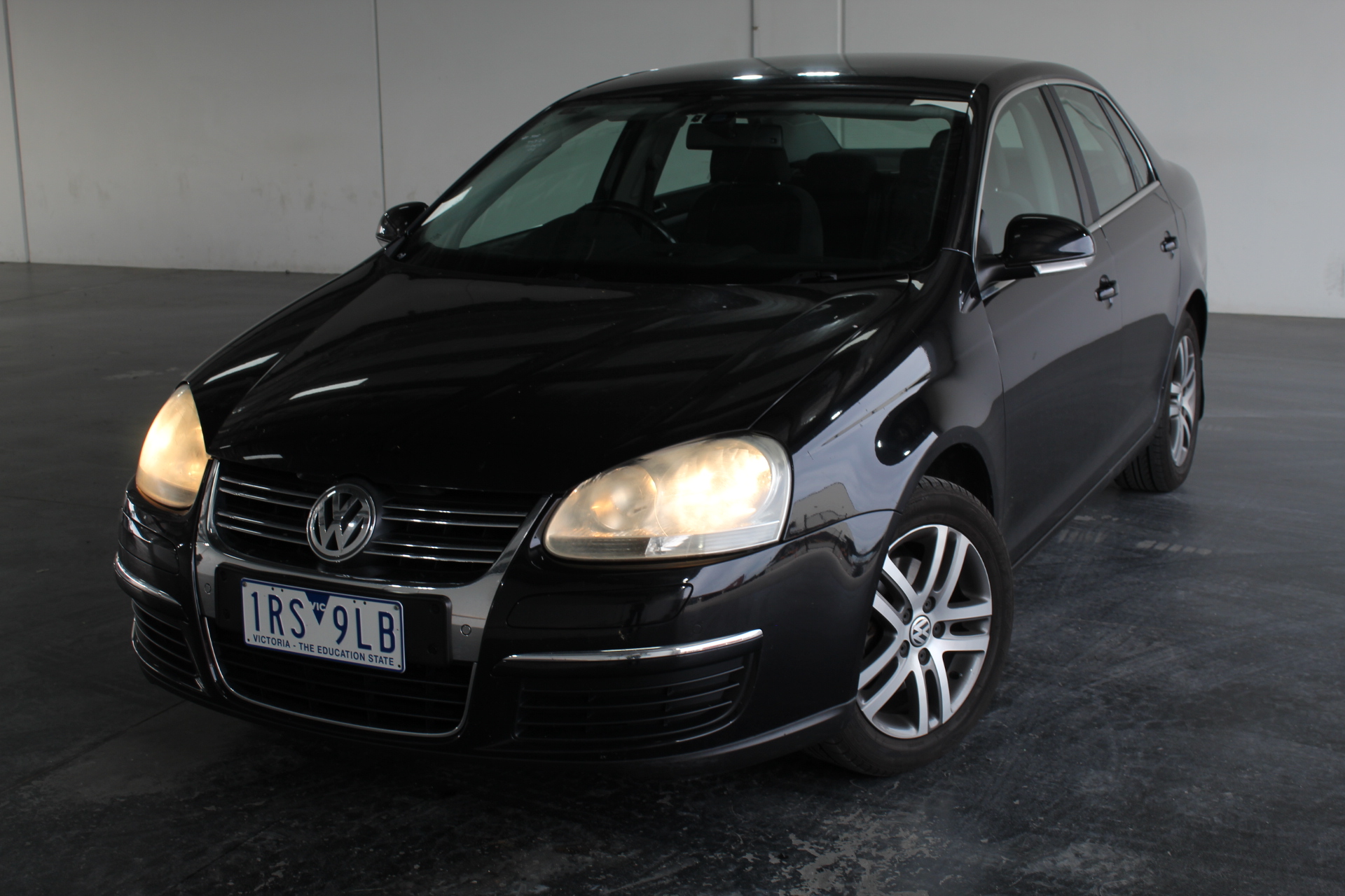 6 -10mm Flower Jade, Regalite & Baroque Pearl Pendant Charm Necklace.