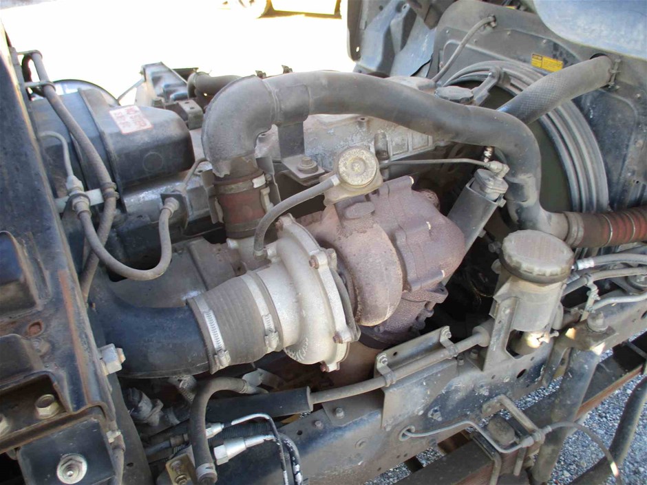 18K White Gold-Filled Cuban Style Link Ring with Simulated Diamonds