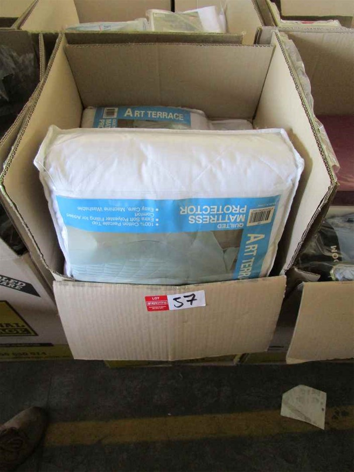 10mm Malaysia 'Jade' Quartz Gemstones Beaded Bracelet.