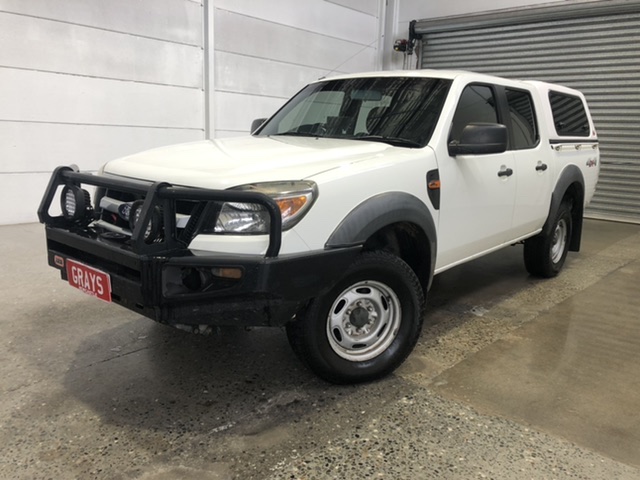 9K Yellow Gold SACRED HEART PENDANT